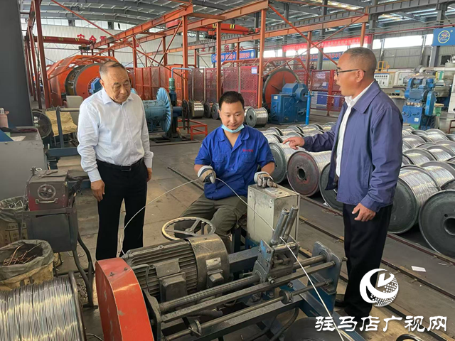 中國殘聯副主席張銀良看望殘疾職工和托養殘疾人