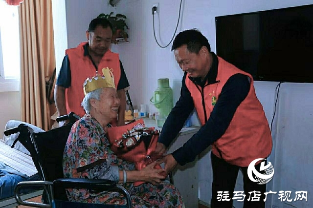  新蔡縣櫟城鎮：一場跨越血緣的母親節溫情禮贊