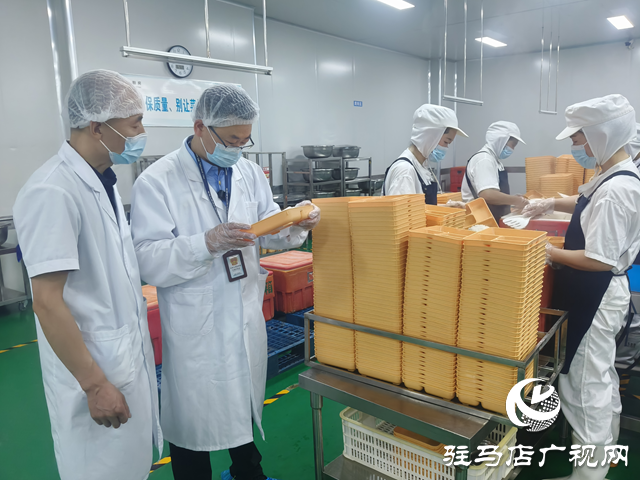 開發區市場監管局突擊檢查高考供餐單位 全力守護考生飲食安全