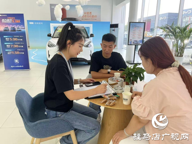 新能源汽車銷量持續攀升 引領出行新潮流