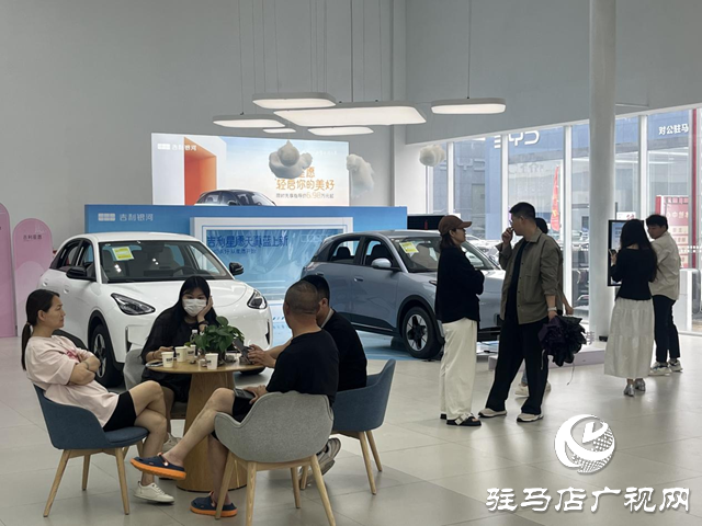 新能源汽車銷量持續攀升 引領出行新潮流