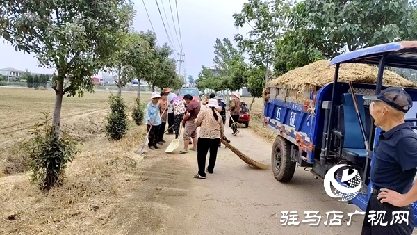 平輿縣廟灣鎮：秸稈清運在行動 人居環境再提升