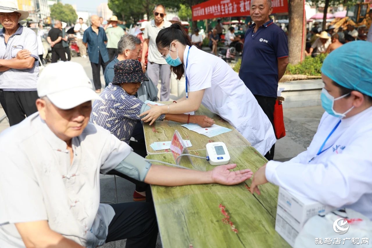 正陽縣人民醫院開展全民健康素養宣傳月活動