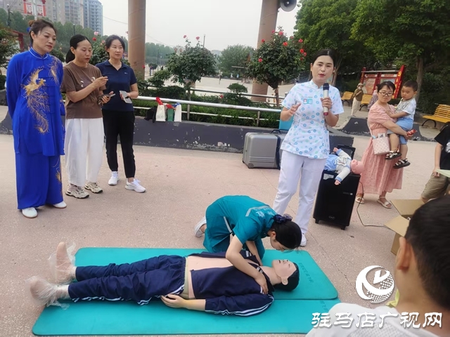  西平縣“中醫藥夜市文化義診”受熱捧