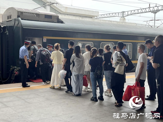 駐馬店車務段：護航“火熱”暑運 打造“清涼”夏旅