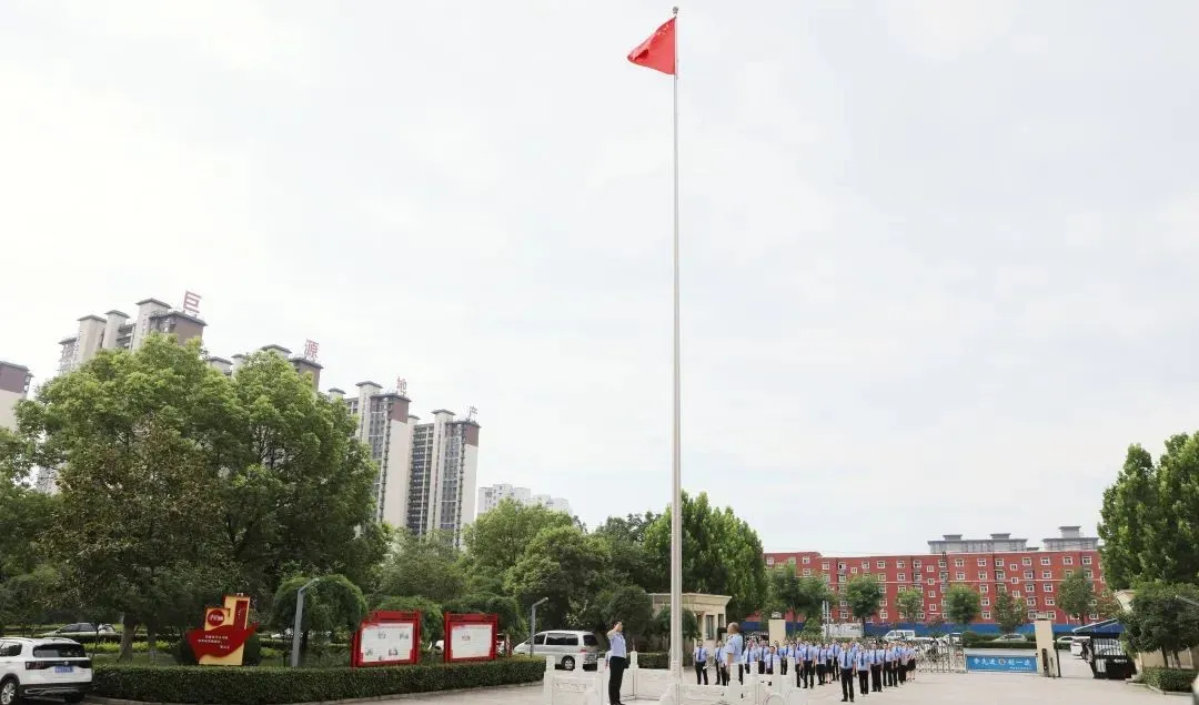驛城區檢察院舉行“七一”升國旗儀式