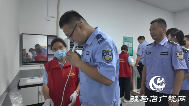 駐馬店交警參加國民體質監測 科學鍛煉護航道路安全