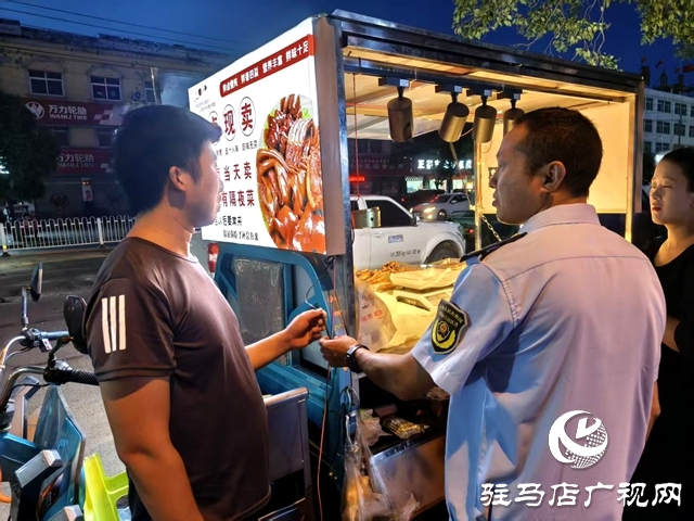 確山縣郎陵街道：夜查除隱患 守護煙火氣