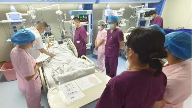  患者心包積液命懸一線，駐馬店市第一人民醫院“一針穿刺”接通生命通道