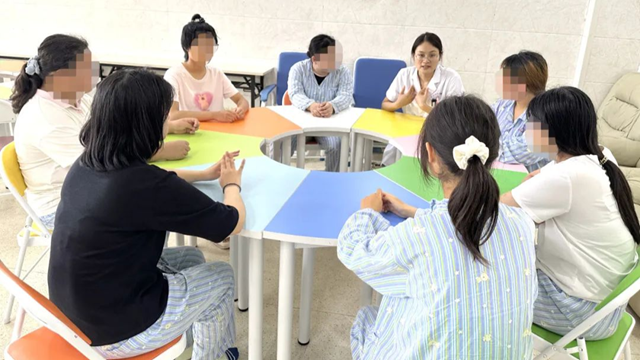 駐馬店市第二人民醫院成功幫助8歲女童告別分離焦慮，重綻純真笑顏