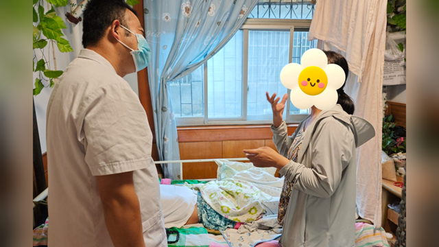  白衣步履叩響健康之門——駐馬店市第二中醫院上門診療，守護銀齡安康