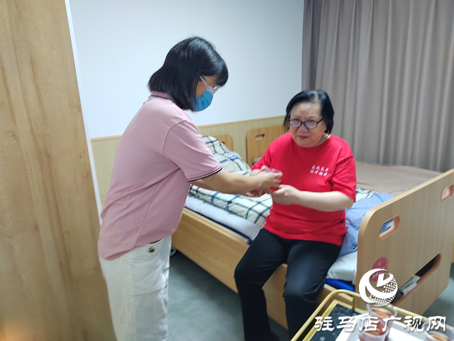 驛城區東風街道綜合養老服務中心：多措并舉保障老人“清涼”度夏